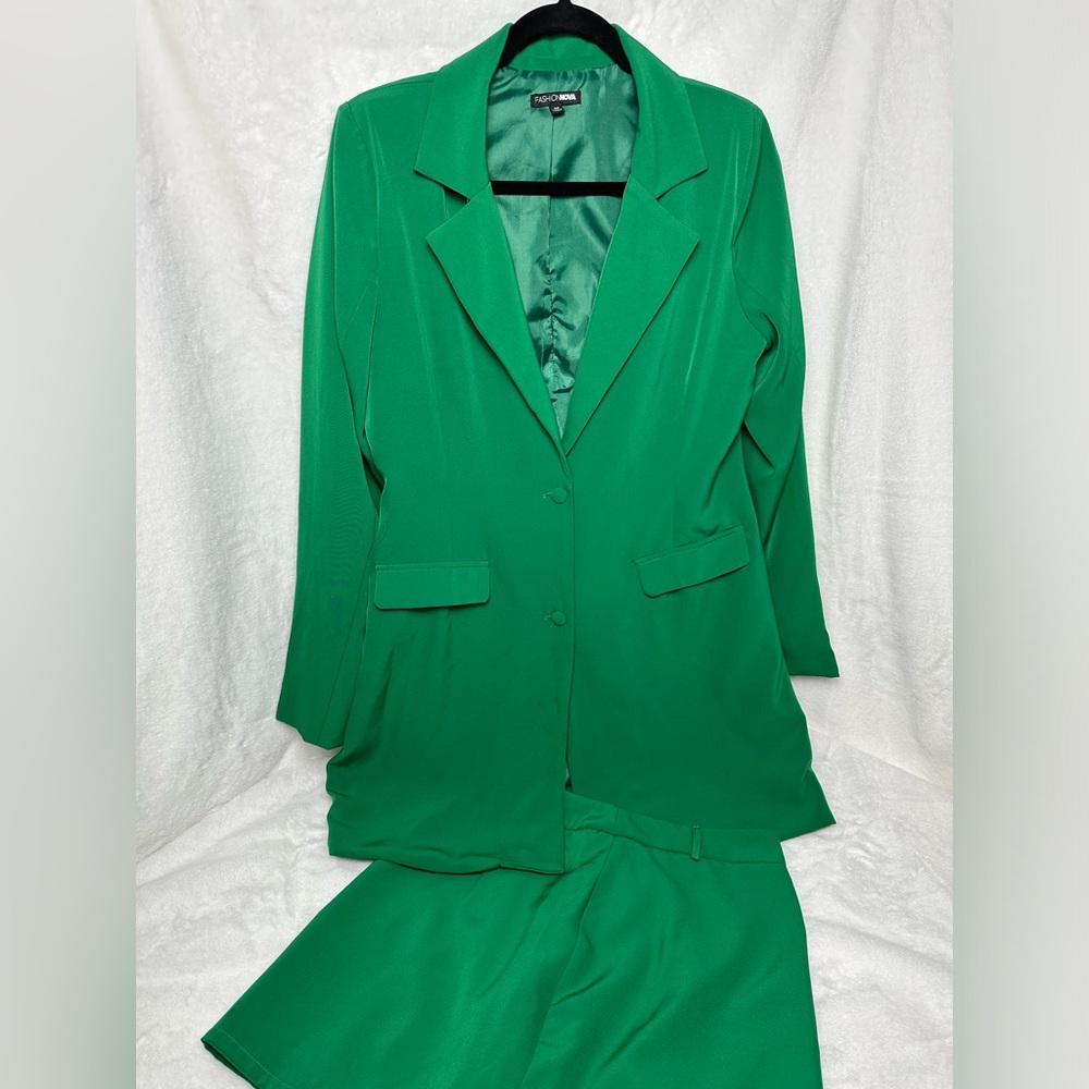 JACKET & SKIRT SET - GREEN SIZE MEDIUM